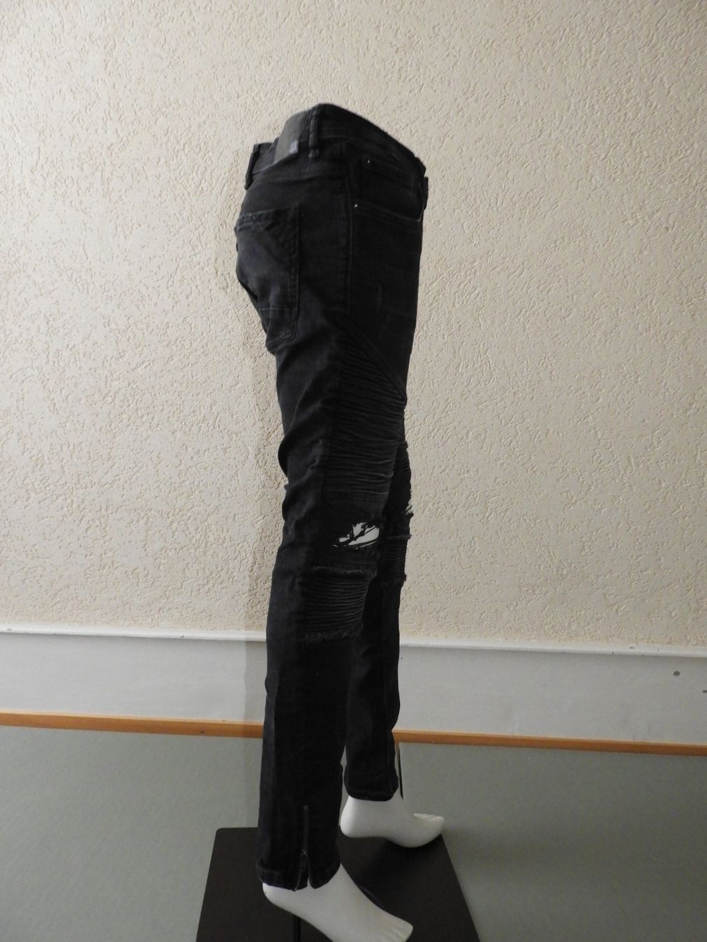 C&A Jeans: Jean noir -  taille 32/32 – Gebraucht aus Dombresson von sev_bsb8 4