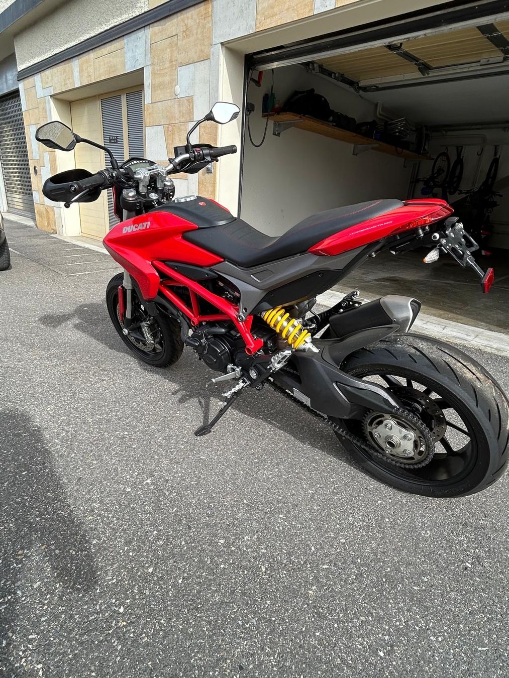 Ducati Strada: Ducati Hypermotard 821 – Usato da La Chaux-de-Fonds venduto da tuoro25 5