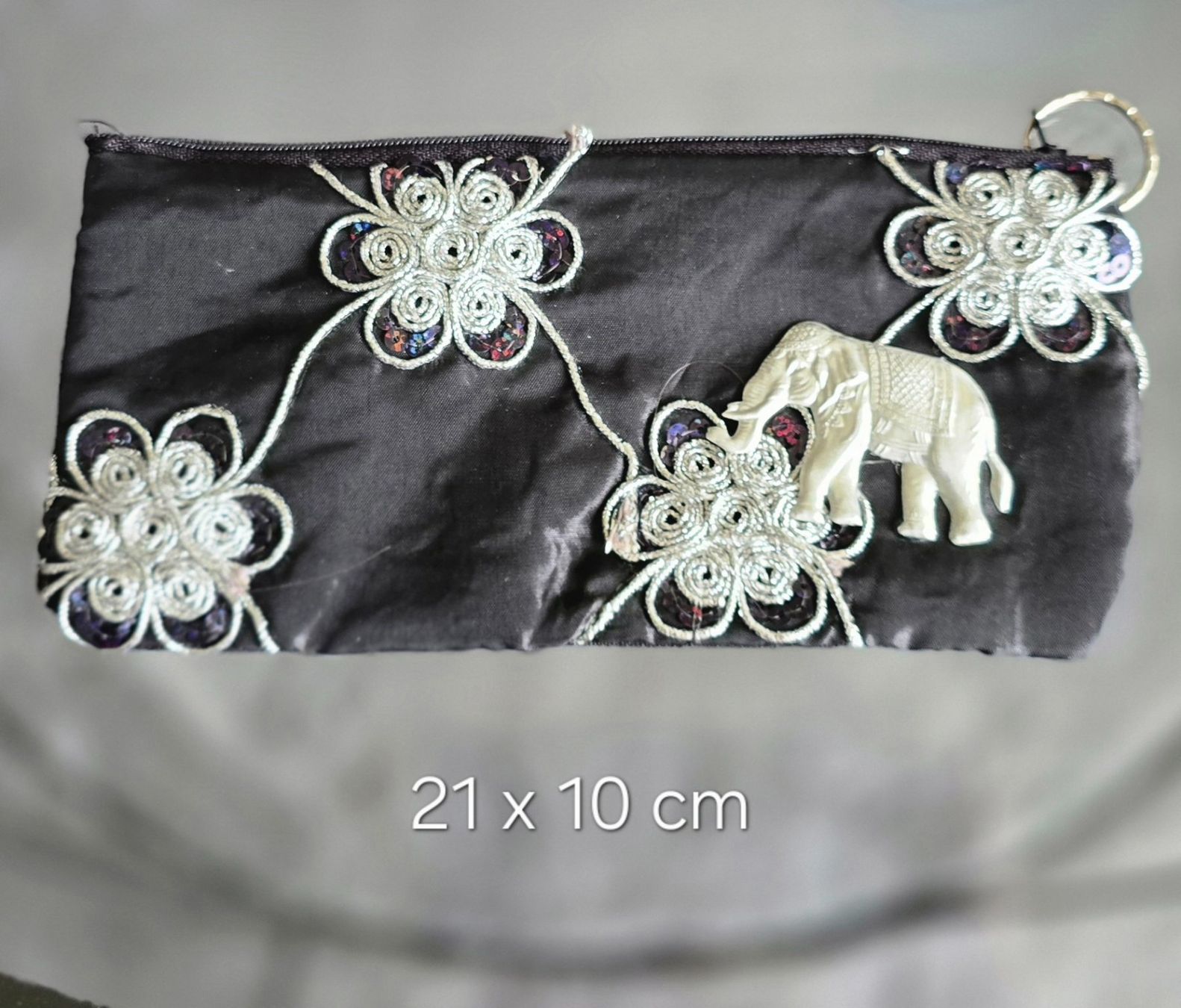 Custodie per cosmetici: Schwarzes Täschchen mit Elefant – Usato da Meggen venduto da everydaysale