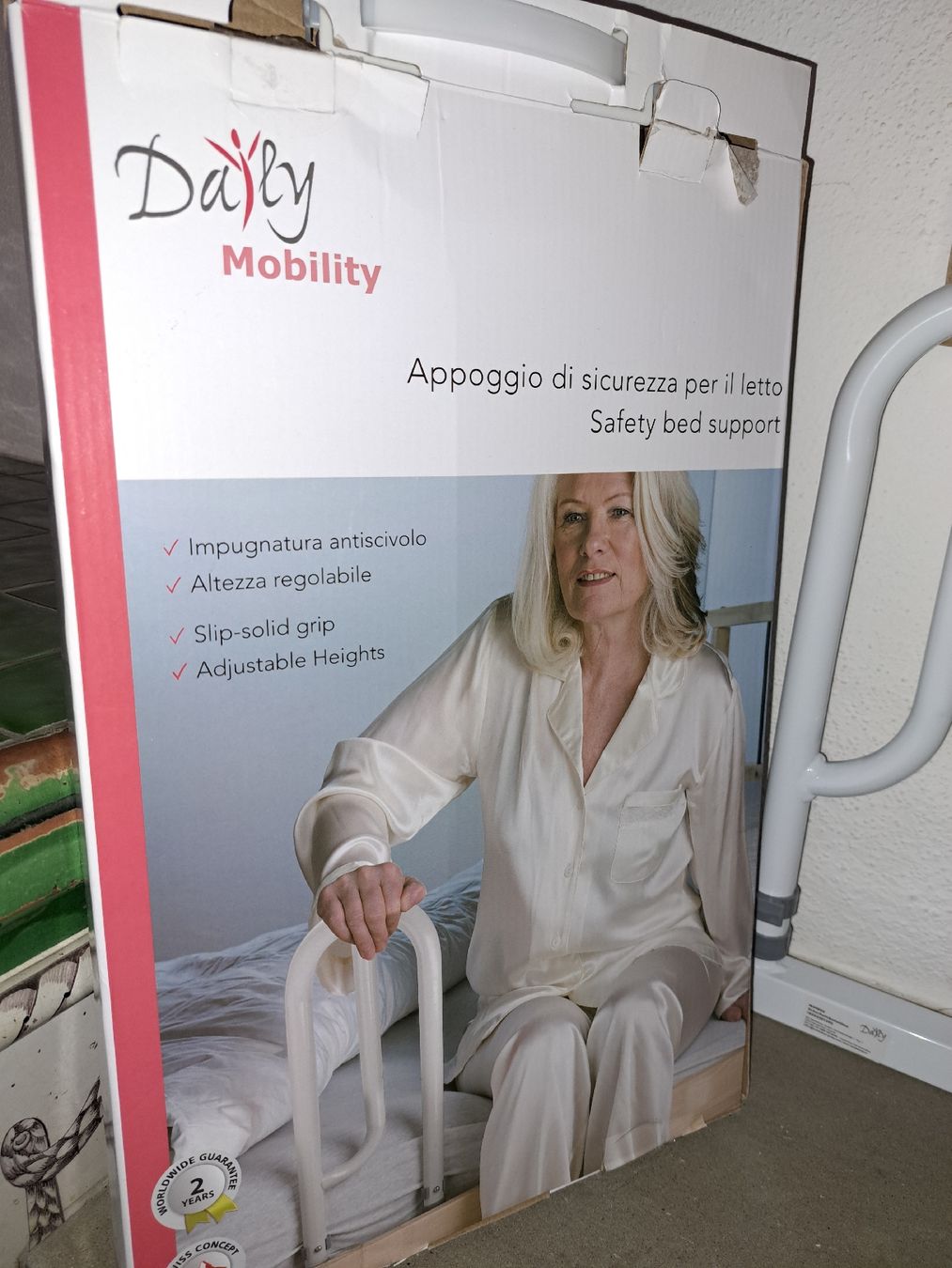 Attrezzature mediche: Daily Mobility Bettgriff, Aufstehhilfe, neu – Nuovo (secondo la descrizione) da Kölliken venduto da Upcycling-by-Mc-TAM 1