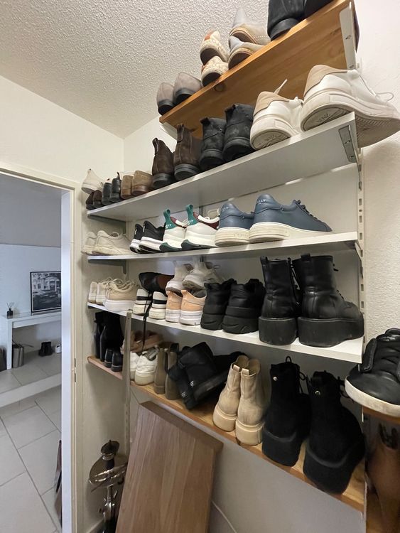 AJINGELA Wandregal Schwebend Aus Metall - Schwarz, Rostfrei, Platzsparend Für Bad & Wohnung, 40 Cm