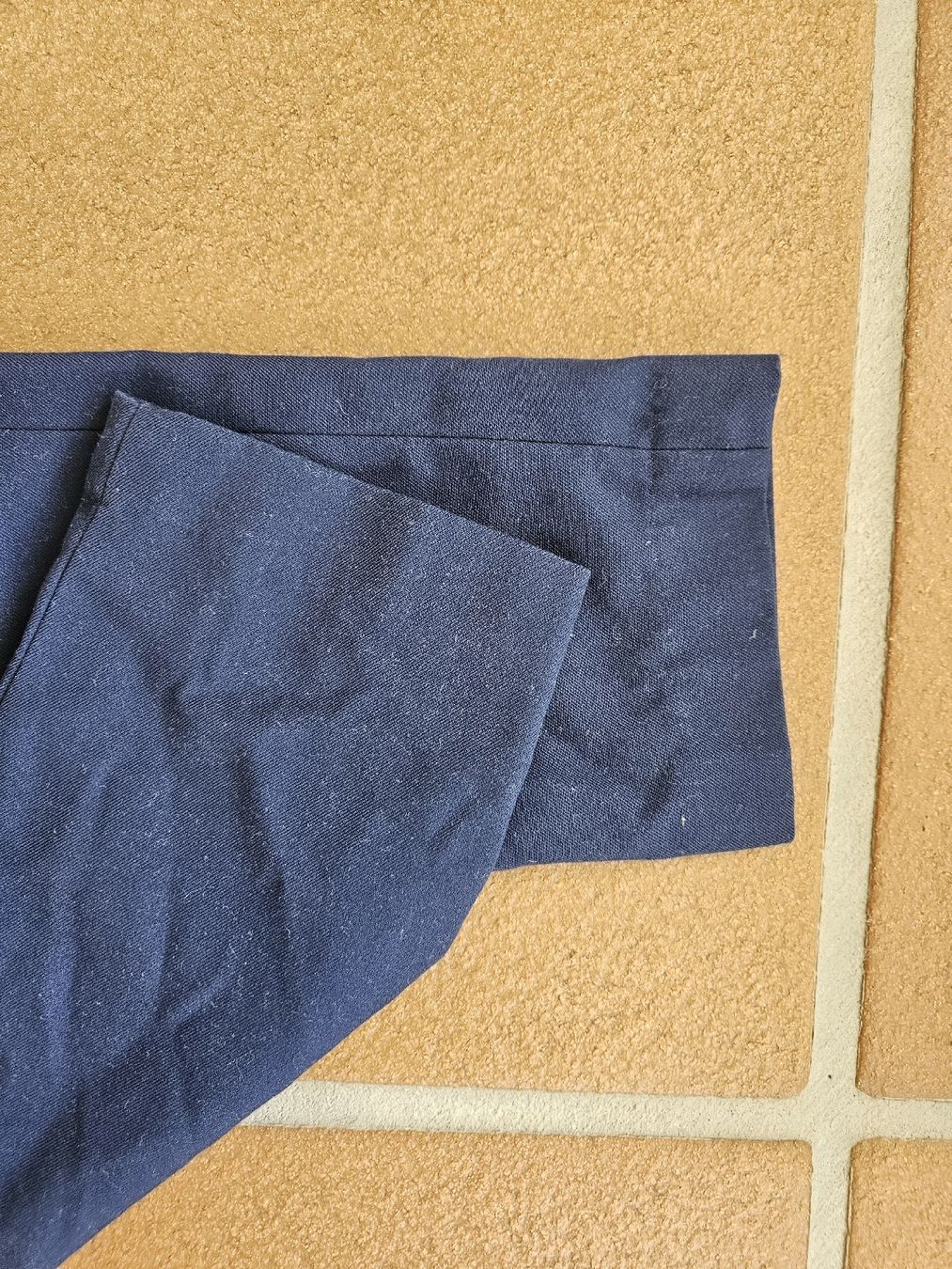 H&M Completi: H&M Anzug Set, Grösse 116, dunkelblau – Usato da Eschenbach SG venduto da MarThu 1