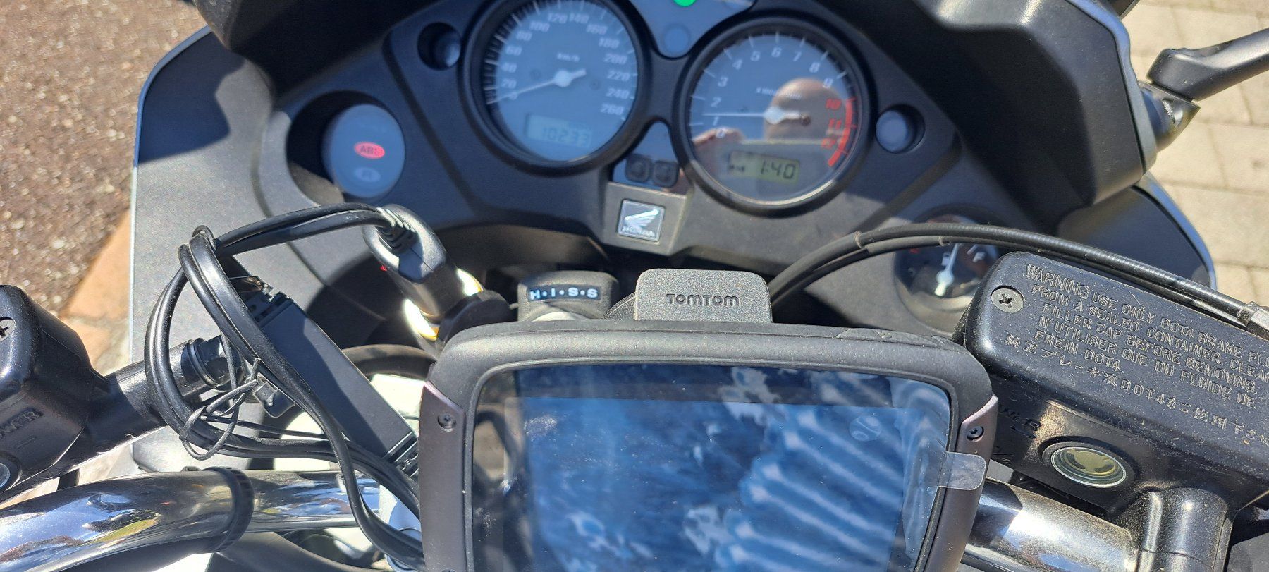 Honda Touring: Honda CBF 1000 ABS Silber mit Topcase & 2 Seitenkoffern – Usato da Möhlin venduto da Erichkoe 3