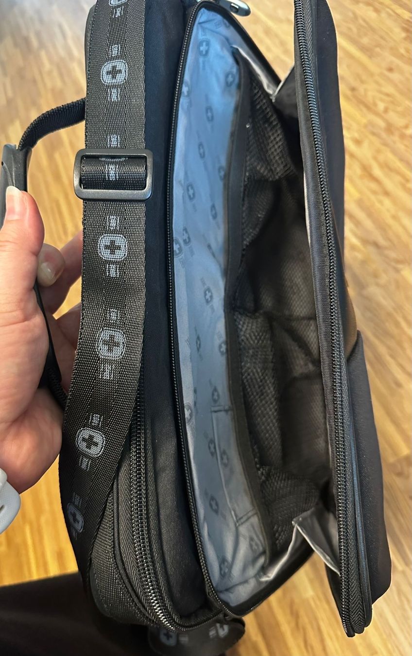 Borse: Laptoptasche schwarz mit Kreuz – Nuovo (secondo la descrizione) da Arth venduto da Lohmatt65 3