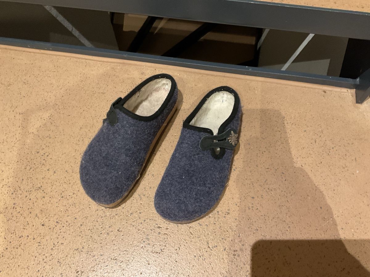 Schuhe für Jungen: Filzclogs Gr. 36 – Gebraucht aus Gipf-Oberfrick von Michaelherde