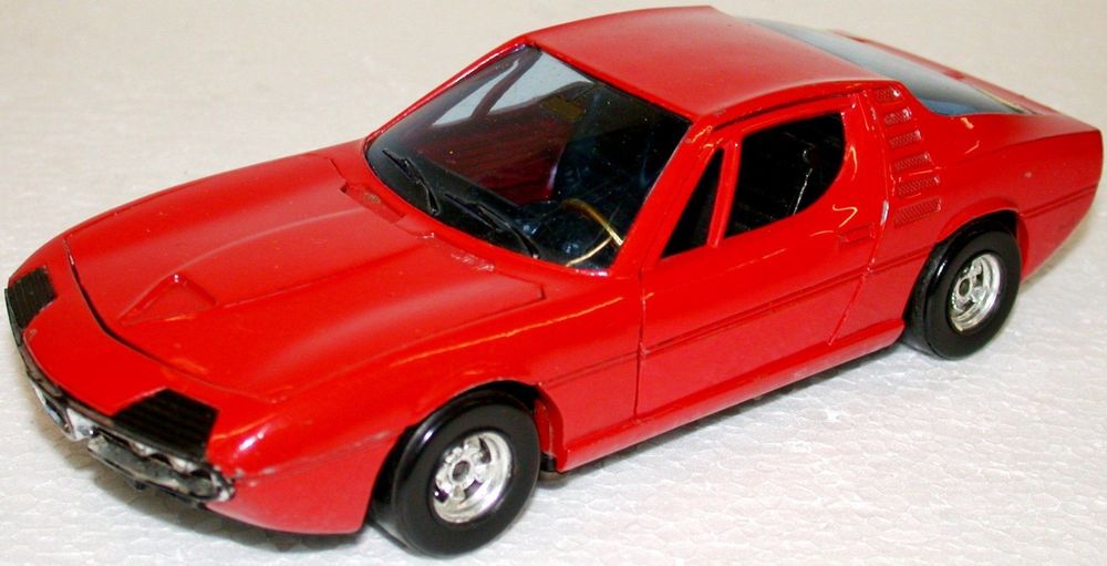 Alfa Romeo Montréal Politoys 1/24 Rouge - France