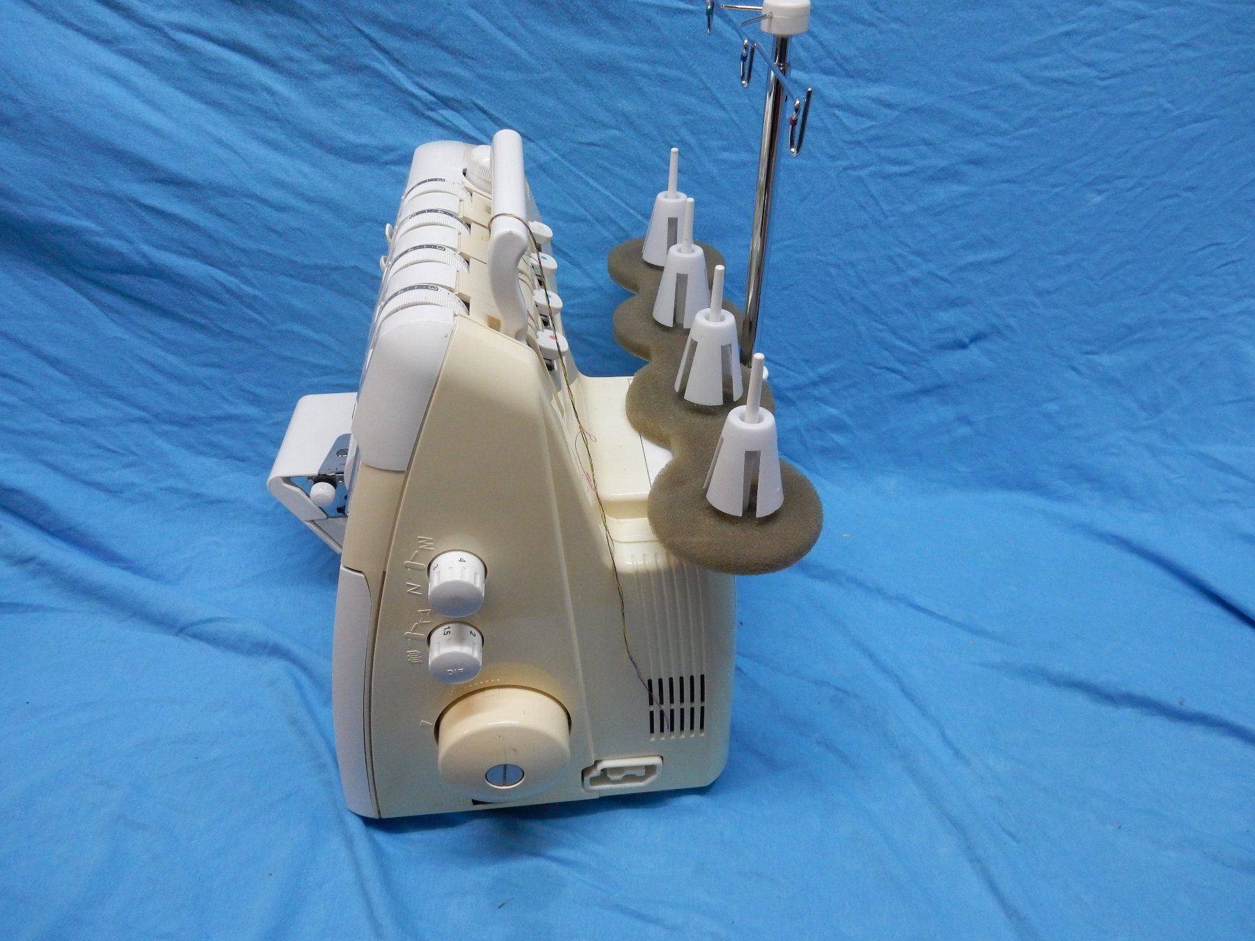 Bernina Nähmaschinen: Bernina Overlock 1100DA    26089 – Gebraucht aus Watt von Mariposa49 7
