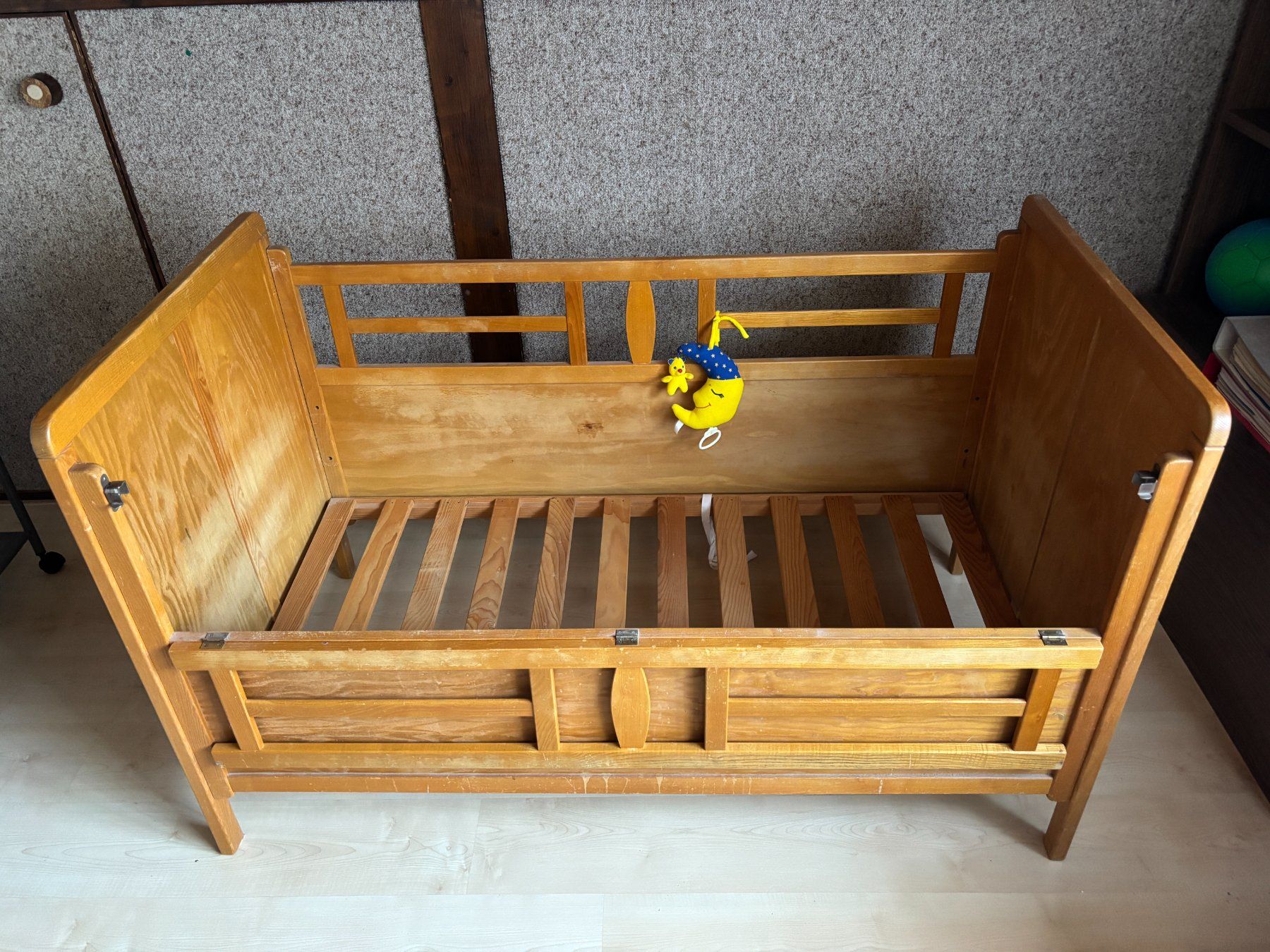 Lits: Kinderbett aus Holz – D'occasion à Gretzenbach par JBTG