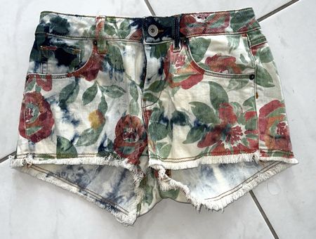 GUESS JEANS SHORTS GR. 26 neuwertig