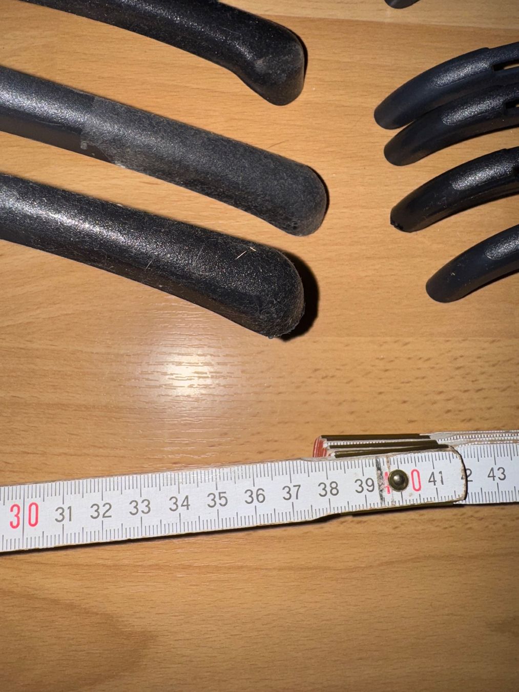 Kleiderbügel: 110 schwarze Kleiderbügel – Gebraucht aus Grosswangen von Second_hand_paradise 7