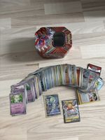 Pokemon sammlung mit einer box und vielen karten