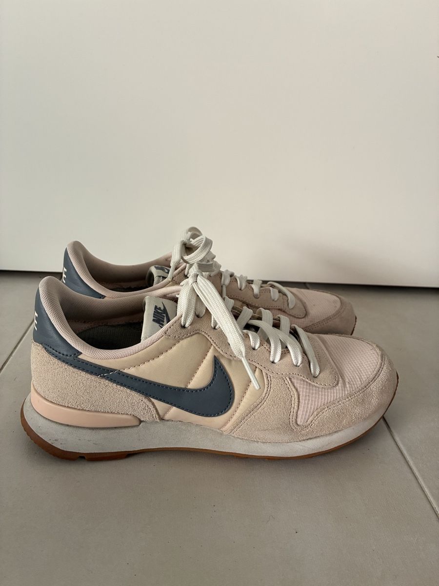 Nike Scarpe da donna: Baskets Nike Internationalist rose poudré – Usato da Lausanne venduto da Gabrie 3