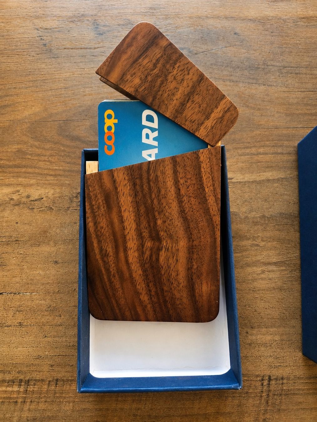 Brieftaschen: Wooden Card Holder with Magnetic Closure – Neu (gemäss Beschreibung) aus Basel von Russell.G 1