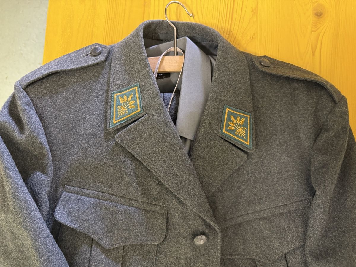 Schweizer Armee Uniformi: CH Uniform Ord. 72 der Versorgungstruppen – Usato da Wittnau venduto da Helvetia1 1