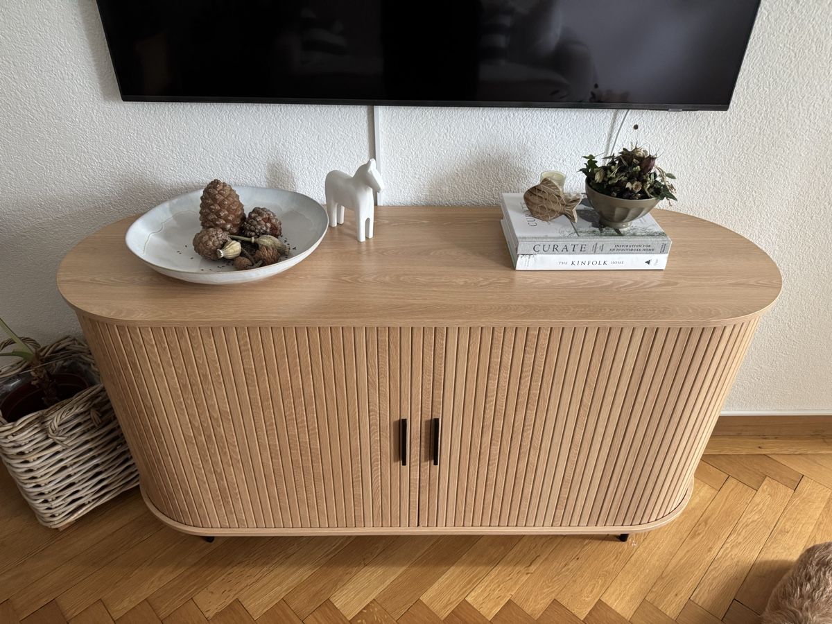 Cassettiere: Sideboard Eiche Rillenfront, neuer Zustand – Nuovo (secondo la descrizione) da Bern venduto da lija05