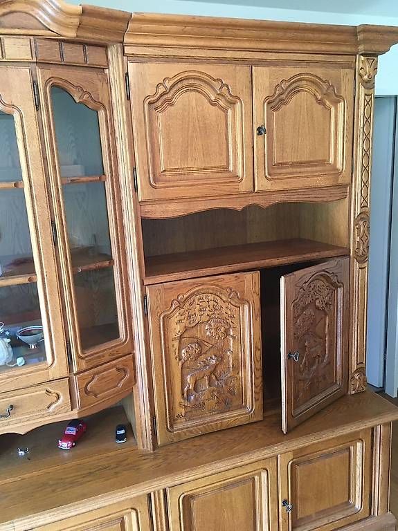 Vetrine: Wohnwand massiv 370x65x225 – Usato da Fischbach-göslikon venduto da Trinity16 4