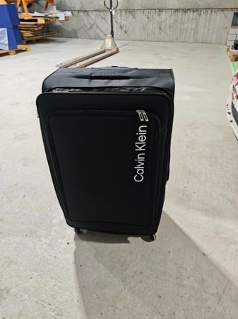 Riesiger Reisekoffer von Calvin Klein