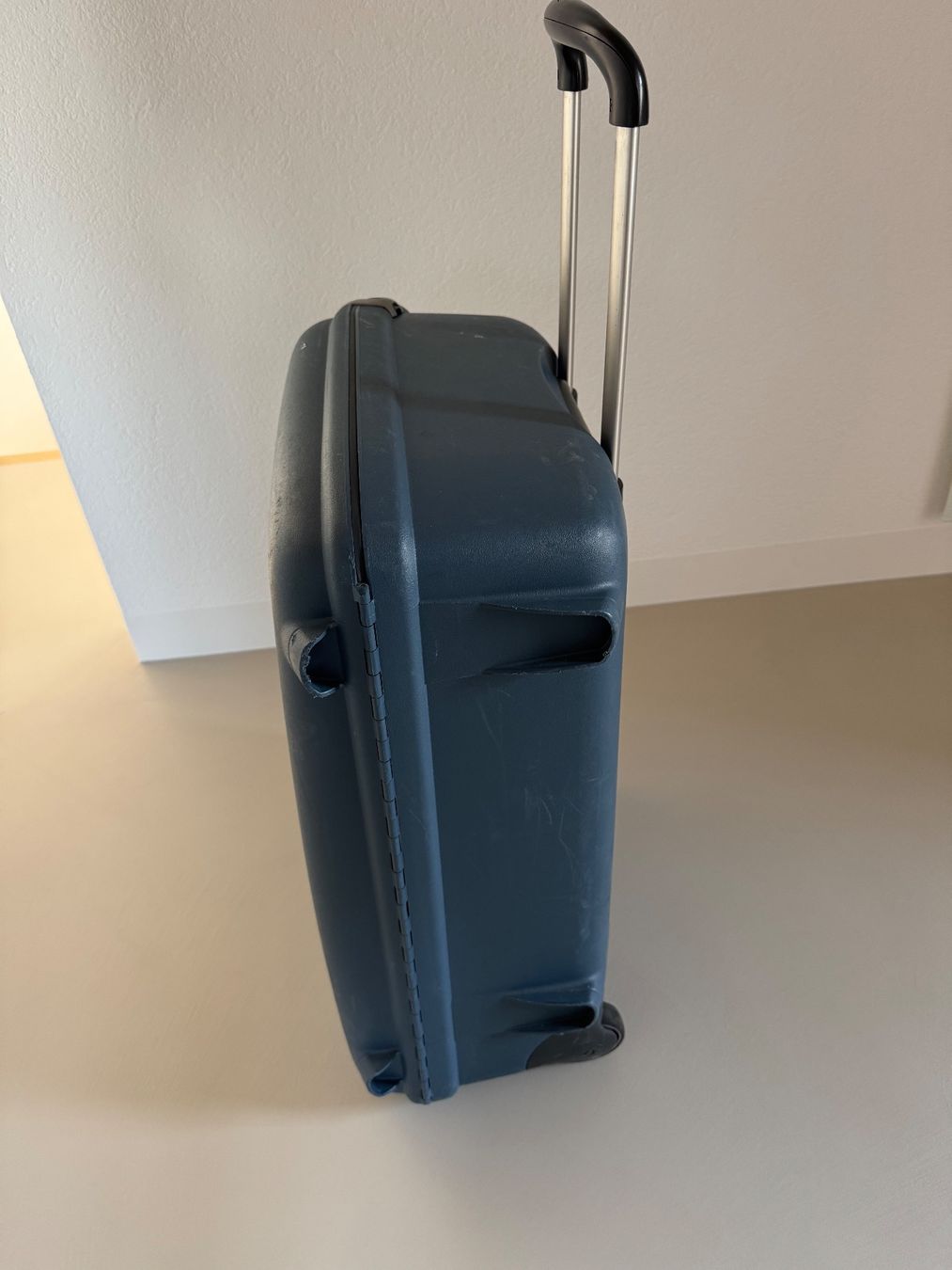 Samsonite Valigie: SAMSONITE ROLLKOFFER GROSS, FARBE BLAU – Usato da Oberentfelden venduto da May03 9