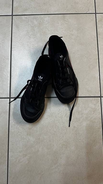 Scarpe da uomo: Adidas sneakers – Usato da Verscio venduto da nat_928w