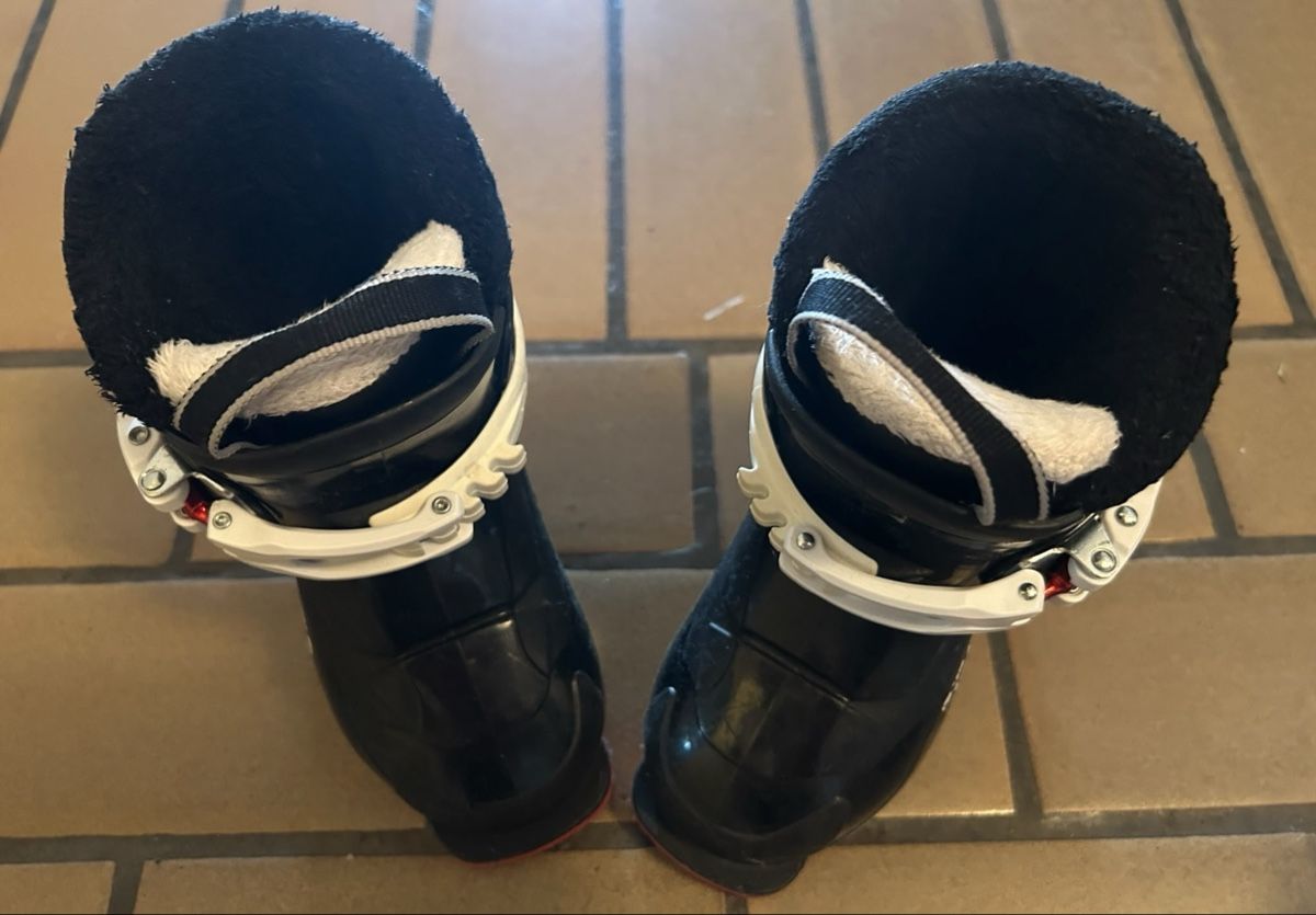 Schuhe für Jungen: Kinderskischuh Tecno Pro – Gebraucht aus Jegenstorf von Bahnhofshallenkiosk