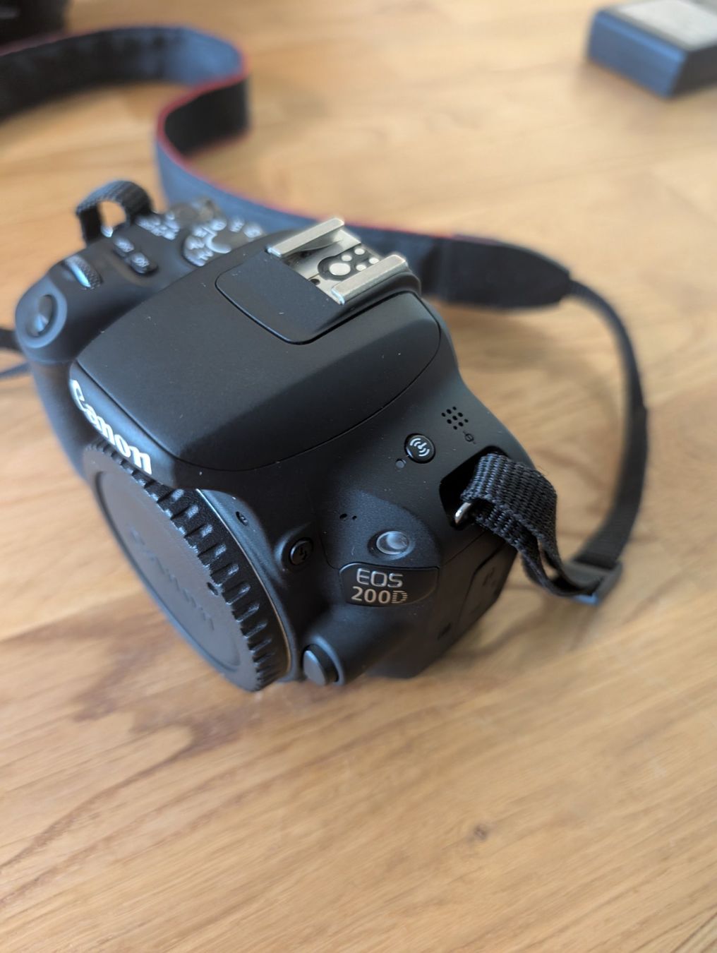Canon Kamera: Canon EOS 200D Kit mit 2 Objektiven und Zubehör – Gebraucht aus Kloten von ConaRider 3