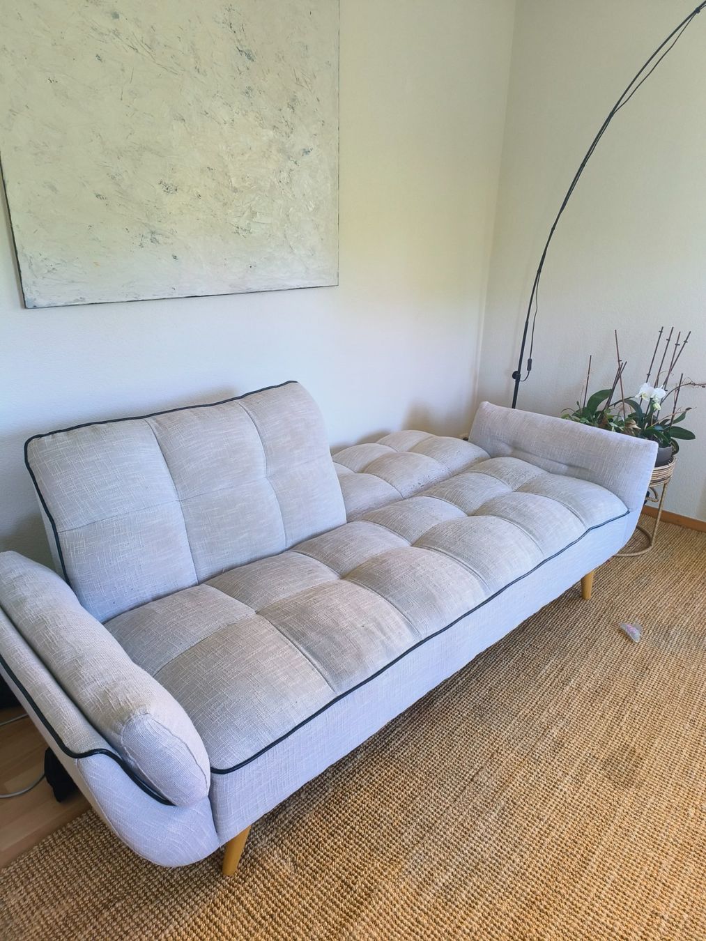 Sofas: Schlafsofa hellgrau mit schwarzer Keder-Umrandung – D'occasion à Frauenfeld par mia_7h75 1