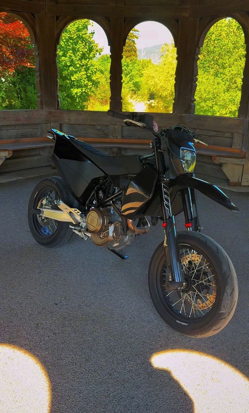 Husqvarna Strada: HUSQVARNA 701 Supermoto 2026 Model – Usato da Laupen ZH venduto da Sancho80