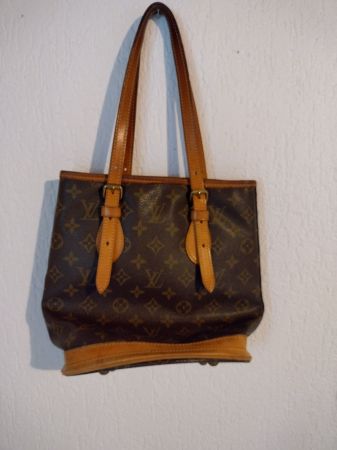 Louis Vuitton petit bucket