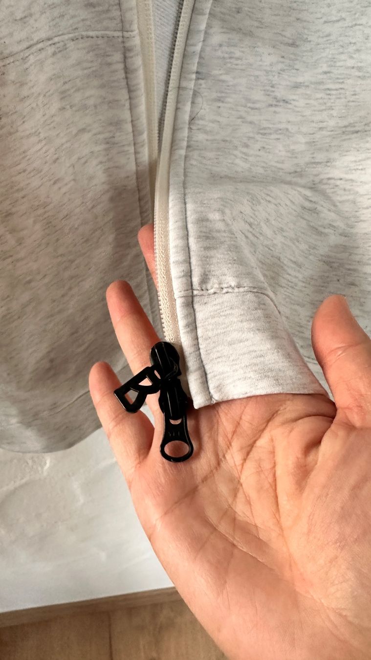 Bogner Giacche: Bogner Sweatjacke mit Kapuze, grau -- Grösse S – Usato da Niederrohrdorf venduto da gigerch 7