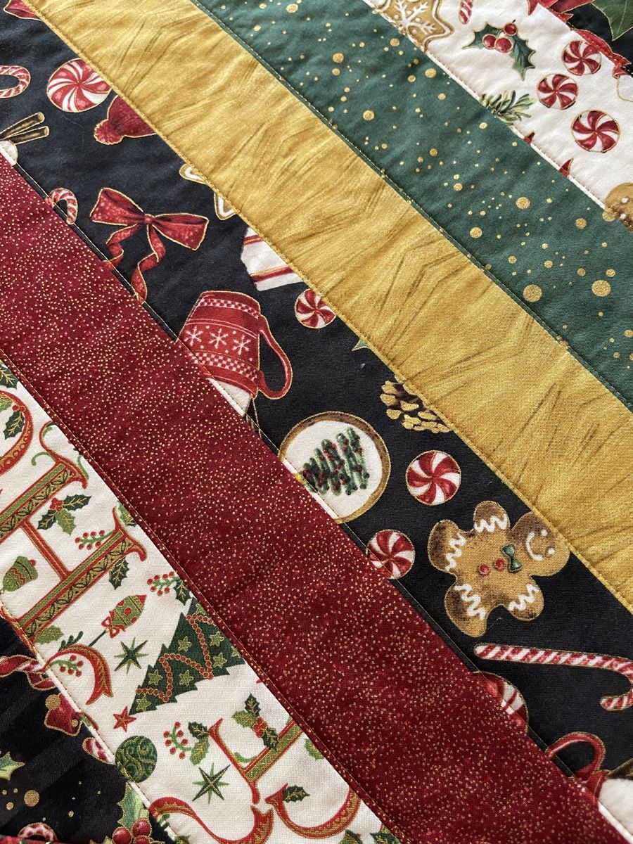 Alle Dekorationen: Chemin de table de Noël patchwork  – Neu und originalverpackt aus La Chaux-de-Fonds von NathalieM07 3