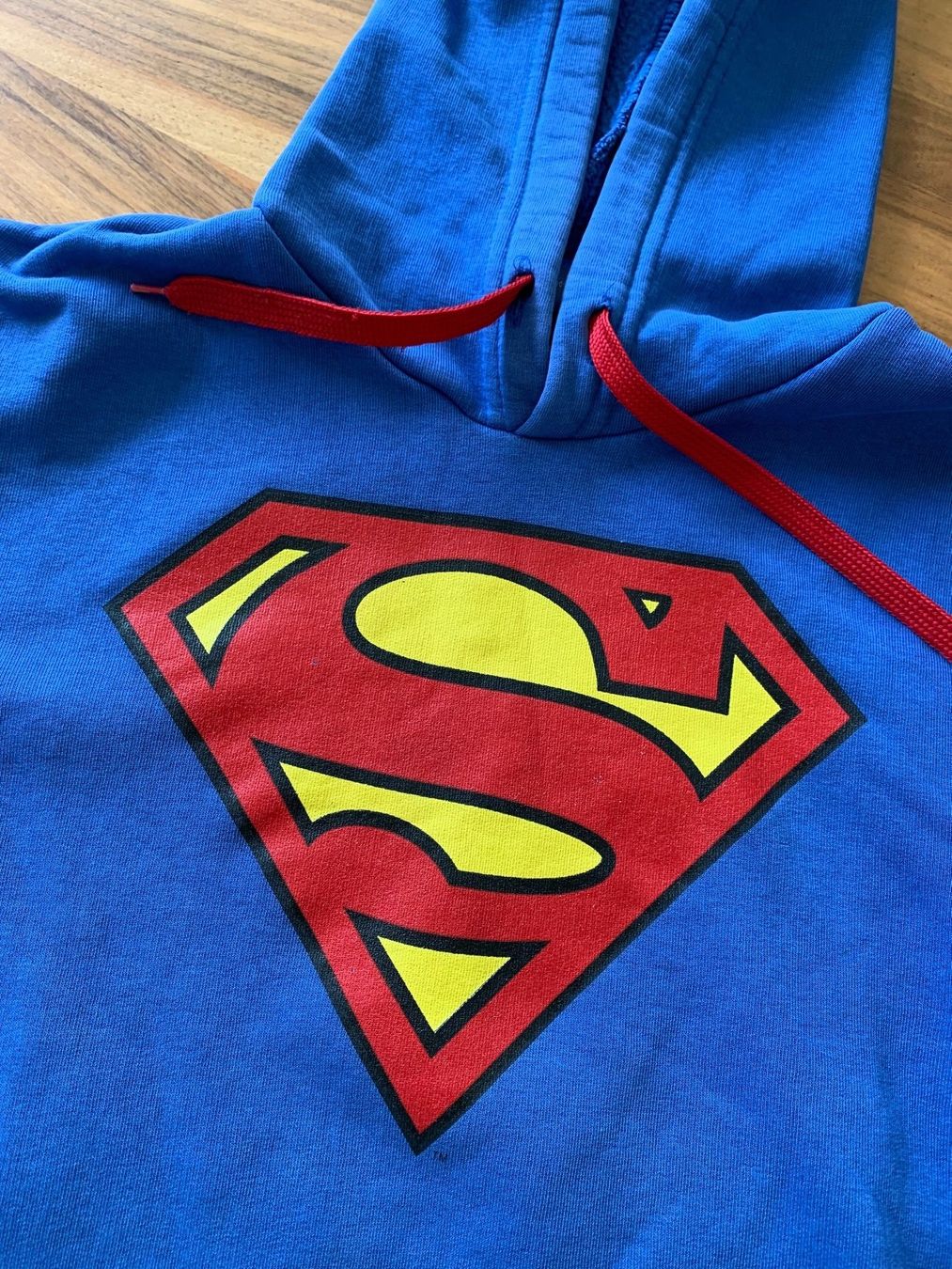 Pulls & Sweat-shirts: Kultpullover blauer Hoodie DC Comics SUPERMAN Grösse S – D'occasion à Meiringen par SaltnPepa 1