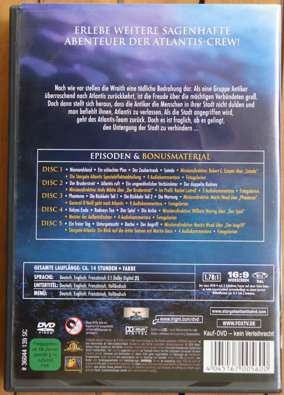 Tutti i DVDs: Stargate Atlantis Season 3 – Usato da Glattfelden venduto da Sirax 2