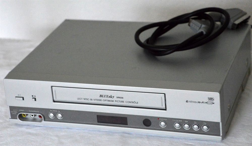 Magnétoscope VHS BlueSky TR-640 - Idéal numérisation ou nostalgie