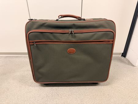 Longchamp Kleidersack mit Rollen olivgrün