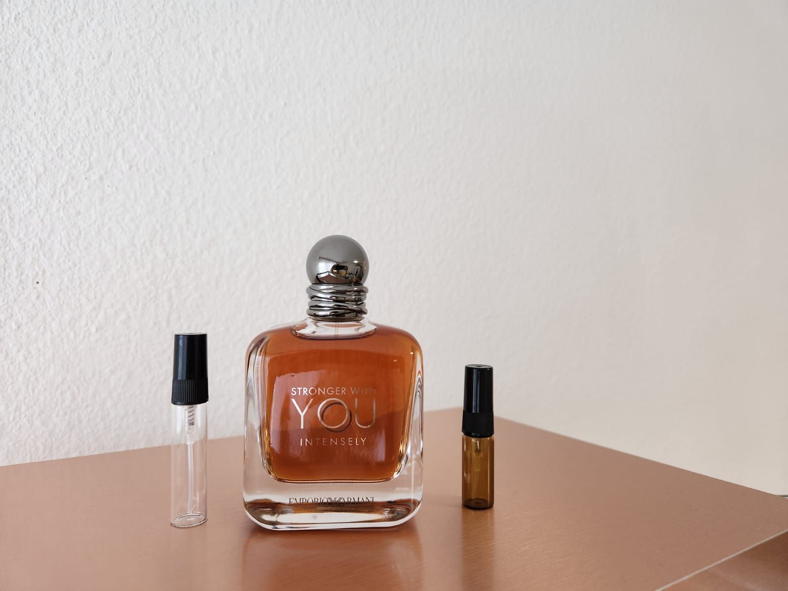 Armani Profumi & Eau de Toilette: Armani Stronger With You Intensely – Nuovo (secondo la descrizione) da Utzigen venduto da DRAGONY23 1
