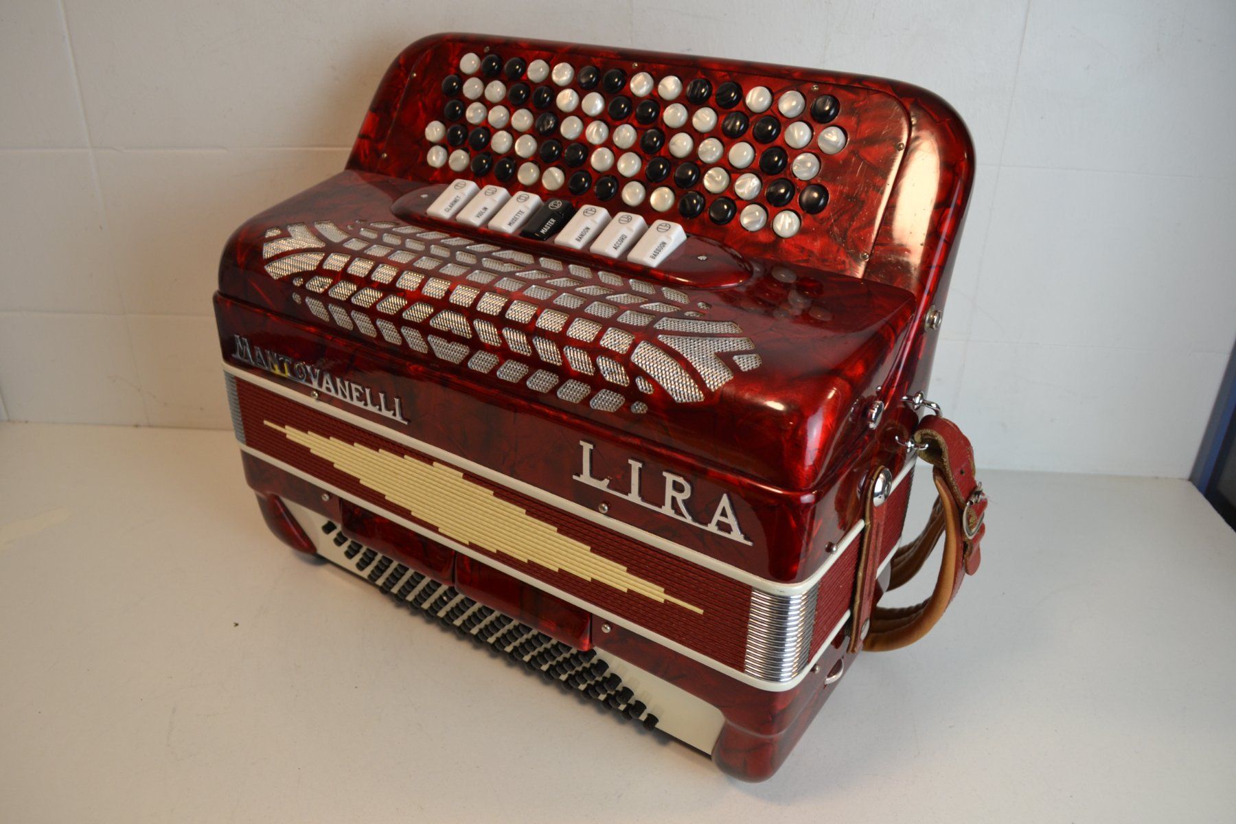 Strumenti musicali: Akkordeon chromatisch Mantovanelli Lira – Usato da Zürich venduto da baumusik 2