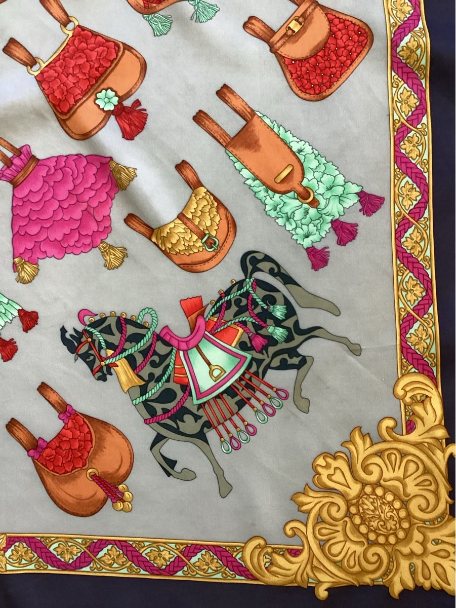 Salvatore Ferragamo Foulard & Sciarpe:  Ferragamo, Seidenfoulard  – Usato da Salenstein venduto da Esprit57 2