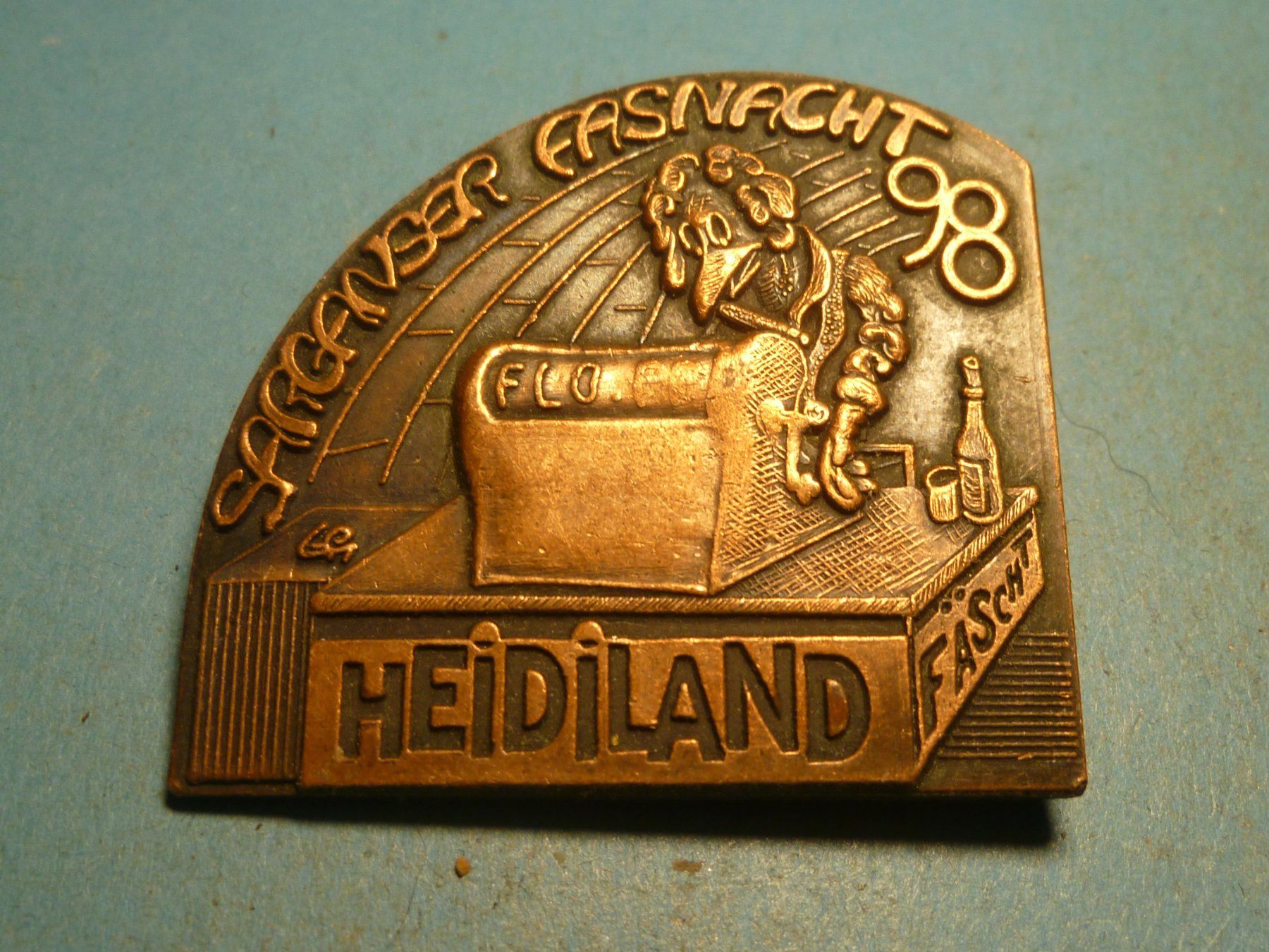 Plaketten & Abzeichen: SARGANS 1998 BRONZE – Gebraucht aus Ried (Muotathal) von Mandarin02
