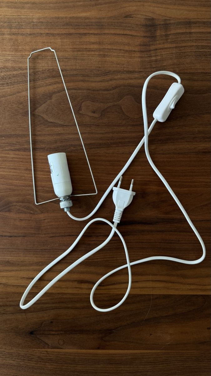 Lampen: Lampenkabel weiss mit Schalter, 40W, 230V – Gebraucht aus Zürich von Aya03