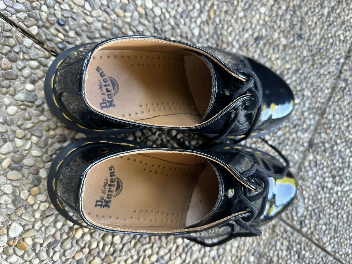 Dr. Martens Scarpe da uomo: Chaussures Dr. Martens taille 38 – Usato da Plan-les-Ouates venduto da aur_z5pj 2