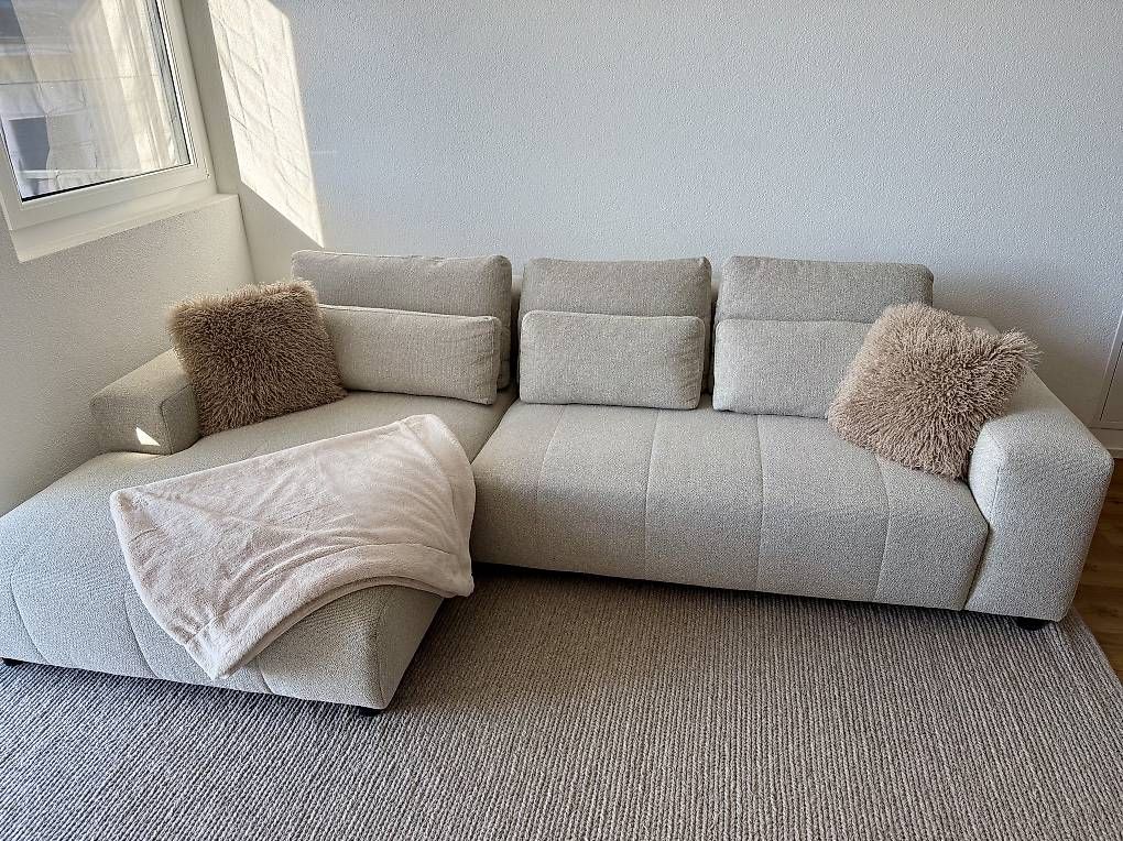 Divani: Ecksofa hellgrau – Usato da Gerzensee venduto da mil_792n 1