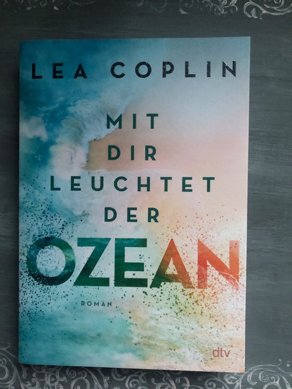 Libri: Lea Coplin - Mit Dir leuchtet der Ozean – Nuovo (secondo la descrizione) da Strengelbach venduto da 300870