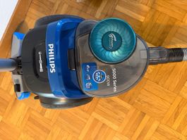 Philips Staubsauger 5000 Serie 900W inkl. Zubehör (Top!)