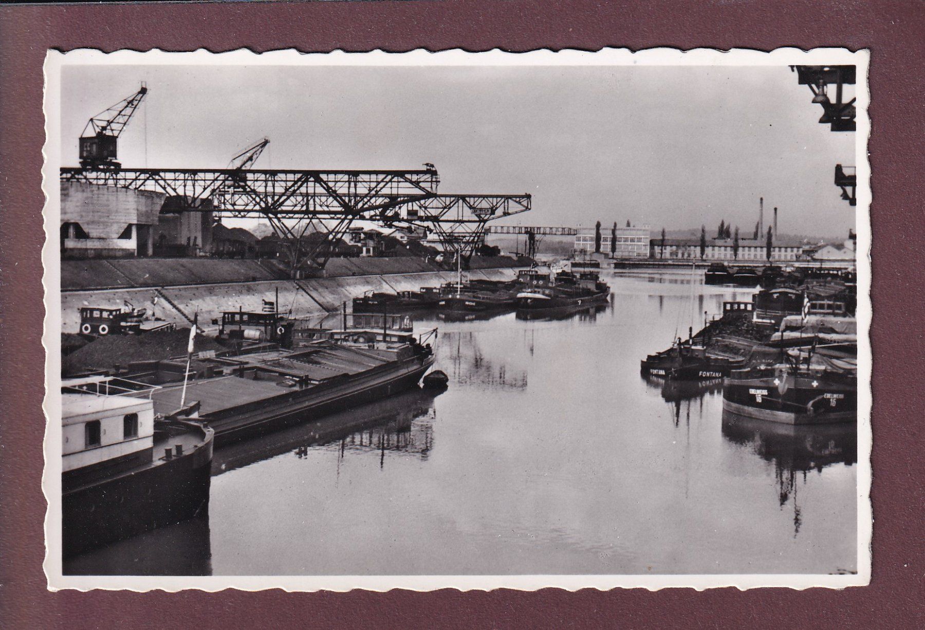 Cartoline postali: BASEL - Rheinhafen – Usato da Pully venduto da nicecards