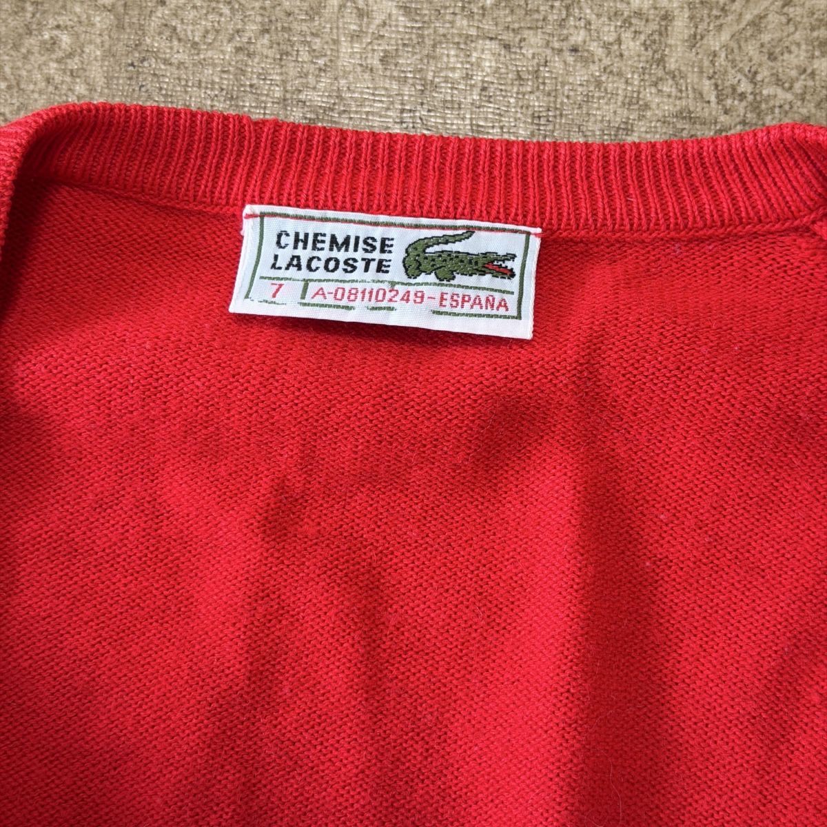 Lacoste Maglioni & Felpe: Lacoste Red V-Neck Sweater, Size 7, Classic Style! – Usato da Bülach venduto da Agixs. 3