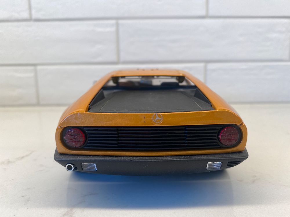 Modèles réduits, échelle 1/18 | Modèles réduits | La Collection Mercedes- Benz