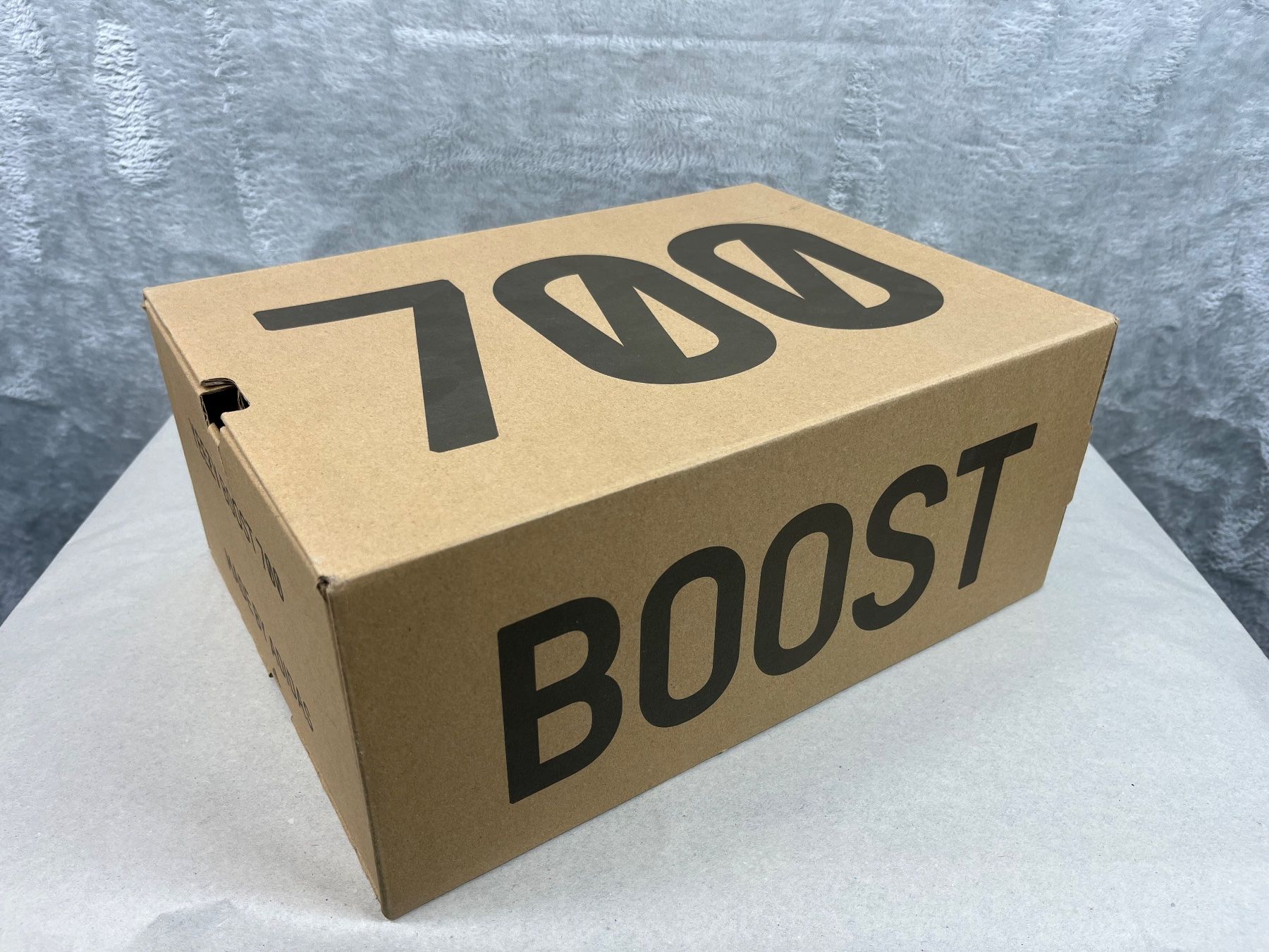 Adidas Scarpe da uomo: adidas Yeezy Boost 700 Teal Blue – Nuovo e nell'imballaggio originale da Niederlenz venduto da dom_r6rz 3