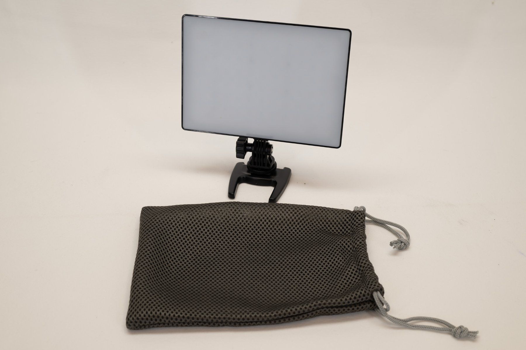 Yongnuo Lampade: Yongnuo YN300 Video Lampe – Usato da Gams venduto da Jaime65536