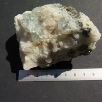 Sehr schöner Fluorit, Calcit mit Pyrit Mineral 289 gr