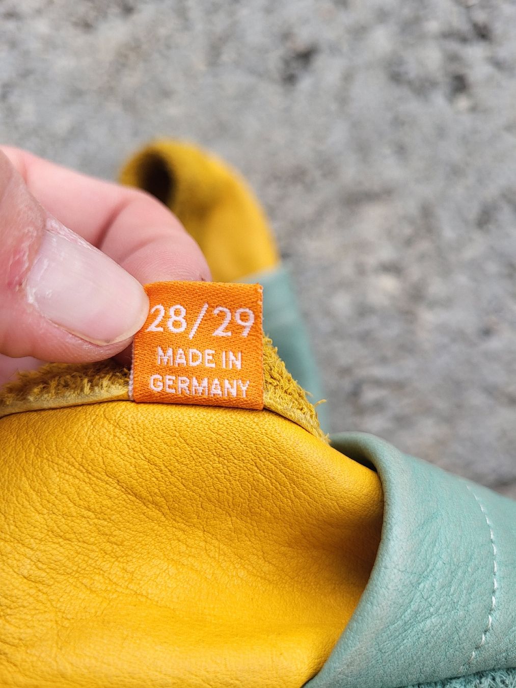 Chaussures garçon: Lederfinkli 28/29 Orangenkinder – D'occasion à Davos Clavadel par Spsnka-9774 2